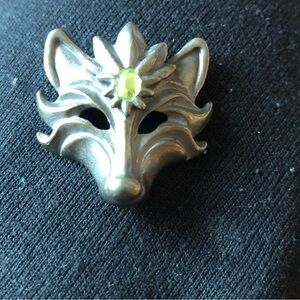Silver Fox Pendant with Green Gem